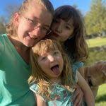 Jessica Meriwether's Instagram, Twitter & Facebook