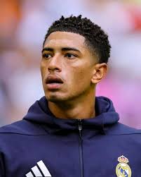 🚨⚪️ Jude Bellingham suffers plantar fasciitis injury in his right leg.  Real Madrid expect Bellingham to be back after the international break in  late September.