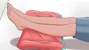 Posisi kaki harus lebih tinggi dari jantung. Cara Hilangkan Bengkak Kaki Semasa Mengandung 1024x576 Mingguan Wanita