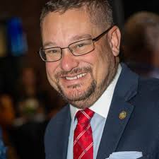 Laurie Ann Reinauer headed out. ناش IMAVY الس 耳 BTC-85 NAML1T]