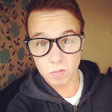 Bethany Ambrose (@Bethany_boo93)