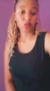 Carolyn Lyon's Instagram, Twitter & Facebook