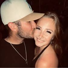 Need an EASY dinner!!!?? ✨Crockpot Cheesesteak Potato Casserole✨ 1. Cook 1  1/2 pounds ground beef then drain grease. 2. Sauté 3 bell peppers, one  onion and one large scoop of minced garlic