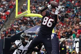 DraftKings SNF Pick6 Fantasy Football Picks: Top Plays for Sunday Night Football Week 14