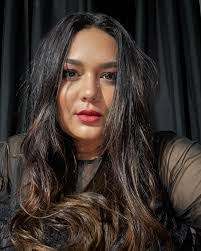 Claudia Helena's Instagram, Twitter & Facebook