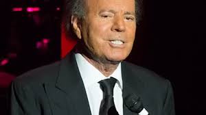 Julio Iglesias es denunciado por violencia y acoso sex@al, Delitos que vulneran la dignidad de dos de sus ex empleadas. La denuncia fue interpuesta por la organización internacional Women’s Link ...