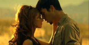 Enrique iglesias hero escape live from world music awards 2002. Jennifer Love Hewitt And Enrique Iglesias Photos Jennifer Love Hewitt And Enrique Iglesias Picture Gallery Famousfix