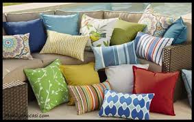 Kanepede bir battaniyeyi kendi ellerinizle nasıl dikebilirsiniz? Bahce Koltuk Sandalye Minderi Dikimi