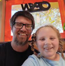 Charlie Flores (@charlie.flores.1460693) • Facebook