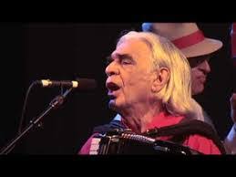 Loren Rush's Instagram, Twitter & Facebook