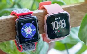 Fitbit Versa Vs Apple Watch Which Smartwatch Wins Toms