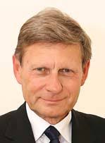 annual report:Mise en page 1.qxd