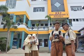 Ya, tak lain dan tidak bukan adalah mencari dan memilih perguruan tinggi yang sesuai dengan. Sekolah Muhammadiyah Surabaya Nusagates