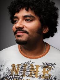 A Jeweler's Son Is Arranging a Retrospective Exhibition