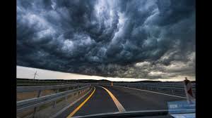 Zu der amtlichen warnung vor hitze ist jetzt eine unwetterwarnung. Starke Unwetter Und Gewitter In Niedersachsen Deutschland Youtube