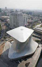 Museo Soumaya Mexico City Designed By The Mexican Architect Fernando Romero Engineering Ove Arup And Frank Gehr Museo Soumaya Soumaya Arquitectura En Mexico