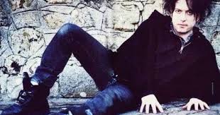 pin by diana alvarez on t h e c u r e robert smith the cure robert smith i robert