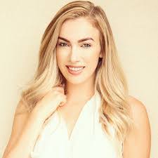 Laura Jacobs's Instagram, Twitter & Facebook