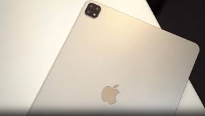 Sep 15, 2020 · the 2020 ipad is a marked upgrade over the 2019 version, mostly because of the processor. Neues Video Soll Ipad Pro 2019 Dummy Zeigen Itopnews De Aktuelle Apple News Rabatte Zu Iphone Ipad Mac