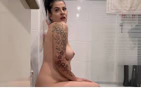 Hot girl toilet fart Filmy Porno | xHamster