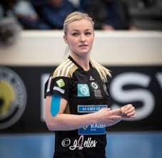 Juni 1990 i bærum) er en norsk profesjonell håndballmålvakt som spiller for den ungarske klubben győr og det norske håndballandslaget. 10 Ideer Om Stine Bredal Oftedal Handball Bank Trening