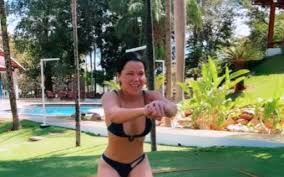 Explore and watch the best 57+ desafio da piscina videos. De Biquini Maraisa Malha E Danca Ao Mesmo Tempo Em Desafio Vogue Celebridade