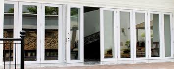 Kusen aluminium memiliki keunggulan dibanding kayu seperti tahan lembab dan tahan rayap. Jual Kusen Alumunium Pintu Dan Jendela Raja Kusen