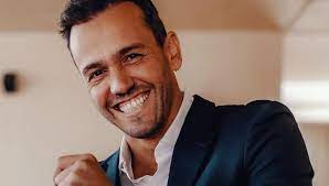 Pedro teixeira was born on december 23, 1980 in portugal as pedro miguel ferreira teixeira. Po0jayuydfttbm