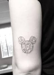 45 Filigrane Tattoo Motive Mit Geometrischen Formen Von Dr Woo Filigrane Tattoo Mickey Tattoo Tattoo Motive