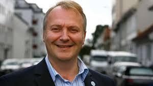 Godine na osnivačkoj skupštini, na trgu nezavisnosti u podgorici. Meningsmaling For Kristiansand Demokratene Storre Enn Frp Sunnmorsposten