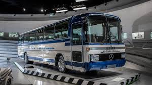With The O 303 Mercedes Benz Presented A Bus Series That Set New Standards For Comfort And Safety In Touring Coaches In 1974 In 2020 Mercedes Benz Benz Mercedes