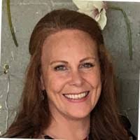 Bernadette Warren's Instagram, Twitter & Facebook