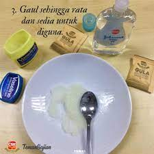 Cobalah scrub bibir melakukan exfoliate pada bibir anda dapat membuatnya tampak lebih lembut dan terhidrasi, tanpa menghilangkan kelembaban alaminya. Diy Lip Scrub Guna 3 Bahan Saja Rawat Bibir Hitam Jadi Merah Jambu Vanilla Kismis