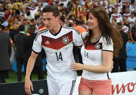 Pele And His Girlfriend Marcia Cibele Aoki Attend The 2014 Fifa World Cup Brazil Final Match Between Julian Draxler Football Girls Football Relationship Goals