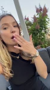 Amber Hetrick's Instagram, Twitter & Facebook