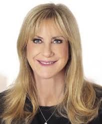 W O M E N O F I N F L U E N C E :