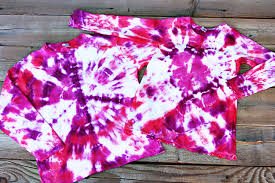 What is the best way to tie dye shirts? Tie Dye Shapes Into T Shirts Folding Techniques And Tips