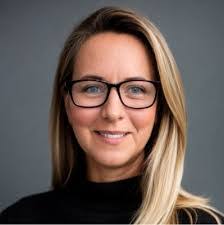 Rachel Einhorn's Instagram, Twitter & Facebook