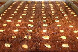 Halep tatlısı yapılışı itibarıyla şam tatlısına benziyor ancak şam tatlısından en önemli farkı dilimlendikten sonra hindistan cevizine bulanarak servis edilmesi. Satis Tatli Krizi Tutanlar Iceri R10 Dostlarimiza Sambali Tatlisi Halep Tatlisi Kargo Dahil R10 Net