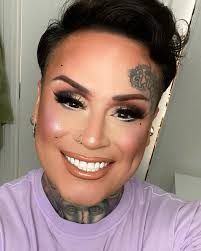 1 or 2? I always feel awkward trying to smile in front of my phone unless  it's an awkward smile. Weird huh!?! Lol. Love this look