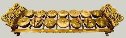 Trompet, piano, gitar, viola, biola, claret, horn, tuba dll. Artikel Fungsi Bonang Alat Musik Tradisional Cinta Indonesia