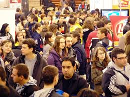 1.1 libera circulatie a serviciilor consta în dreptul de a oferi servicii pe teritoriu statelor membre plecând de la un sediu (principal sau secundar) stabilit in u.e. Viviane Reding Dreptul La Libera CirculaÅ£ie A Persoanelor Nu Este Negociabil Ziarul Romanesc Uk Ètiri Pentru Romanii Din Marea Britanie