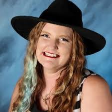 Holly Witte's Instagram, Twitter & Facebook