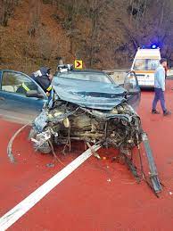Un nou accident rutier a blocat pentru mai multe ore valea oltului! Foto Doi Tineri RÄƒniÈ›i In Accident Pe Valea Oltului Sibiu 100