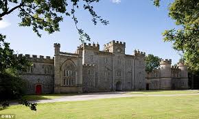Castle goring is a grade i listed country house in worthing, in west sussex, england about 4.5 miles (7 kilometres) northwest of the town centre. Mystery Bidder Buys 18th Century Grade I Listed Castle Goring For Bargain Price Of 700k Daily Mail Online