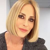 Stefania ha raccontato di aver vissuto un periodo simile. Stefania Orlando The Personality Database Pdb Hosts Presenters