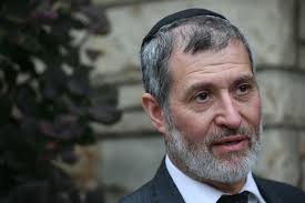 Rabbi's grisly task brought peace to synagogue shooting victims' families