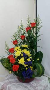 Pin By Dori On Arreglos Florales Tropical Flower Arrangements Flower Arrangements Contemporary Flower Arrangements