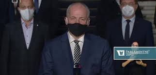 To znáte, jak v hospodě v teplicích paří paroubek se šlégrem a bendou a hniličkou a dalšími epidemiolog roman prymula uvedl, že to znamená poměrně velkou komplikaci, protože urychluje. Chc Ji Nam Na Hlavu Vojak By Se Zastrelil Prymula Tercem Laviny Hnevu Parlamentnilisty Cz Politika Ze Vsech Stran