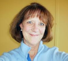 Julie Popham's Instagram, Twitter & Facebook